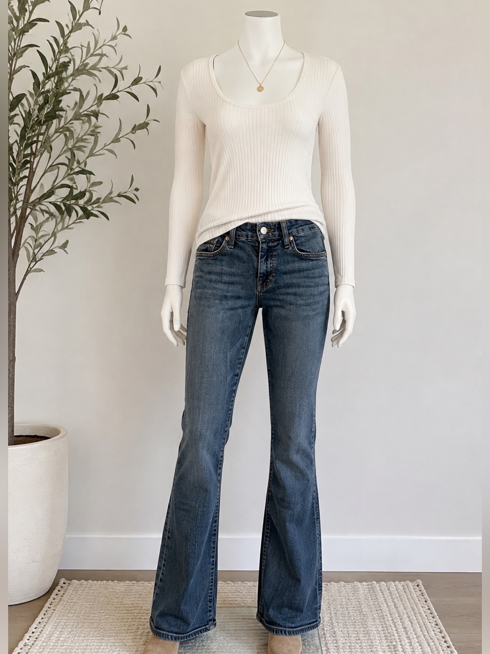 7 For All Mankind Women’s Bootcut Jeans Size 31
